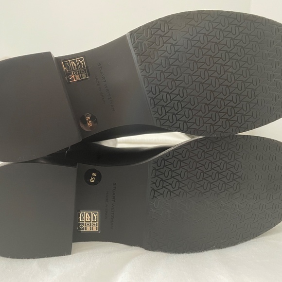 Stuart Weitzman - Picture 4 of 4